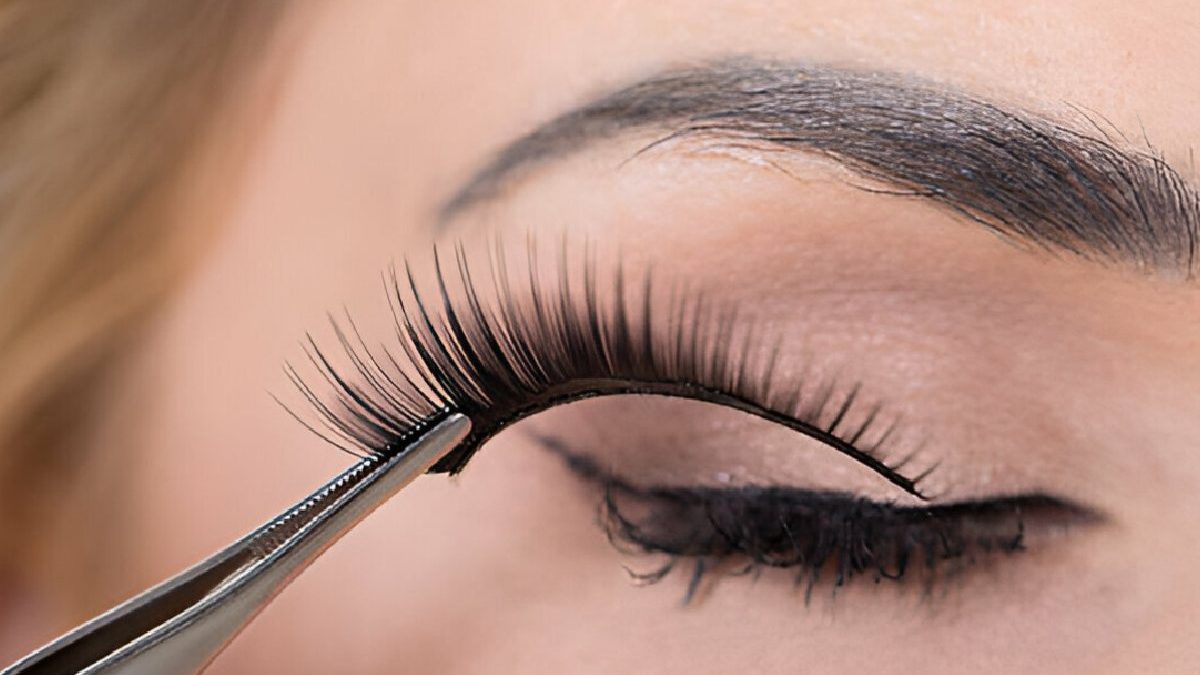 Eyelash Extensions–Tips, Benefits, Critical Of Caring, And More